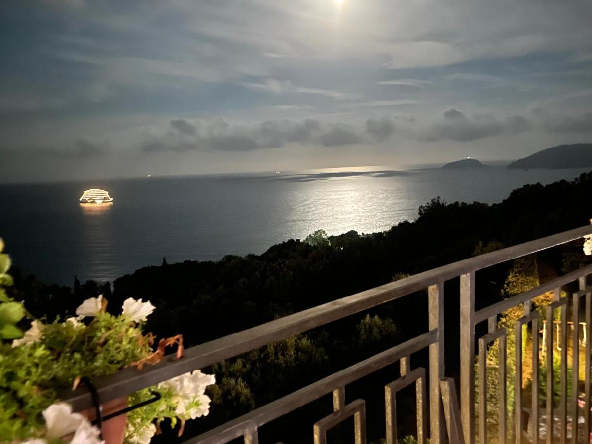Апартаменты Un Sogno Nel Golfo Dei Poeti New Леричи Экстерьер фото